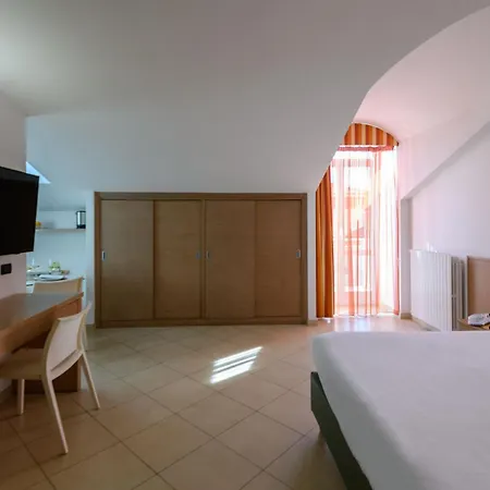 Otel & Sasso Diano Marina